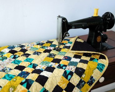 What Is the Difference Between a Quilting Machine and a Sewing Machine?